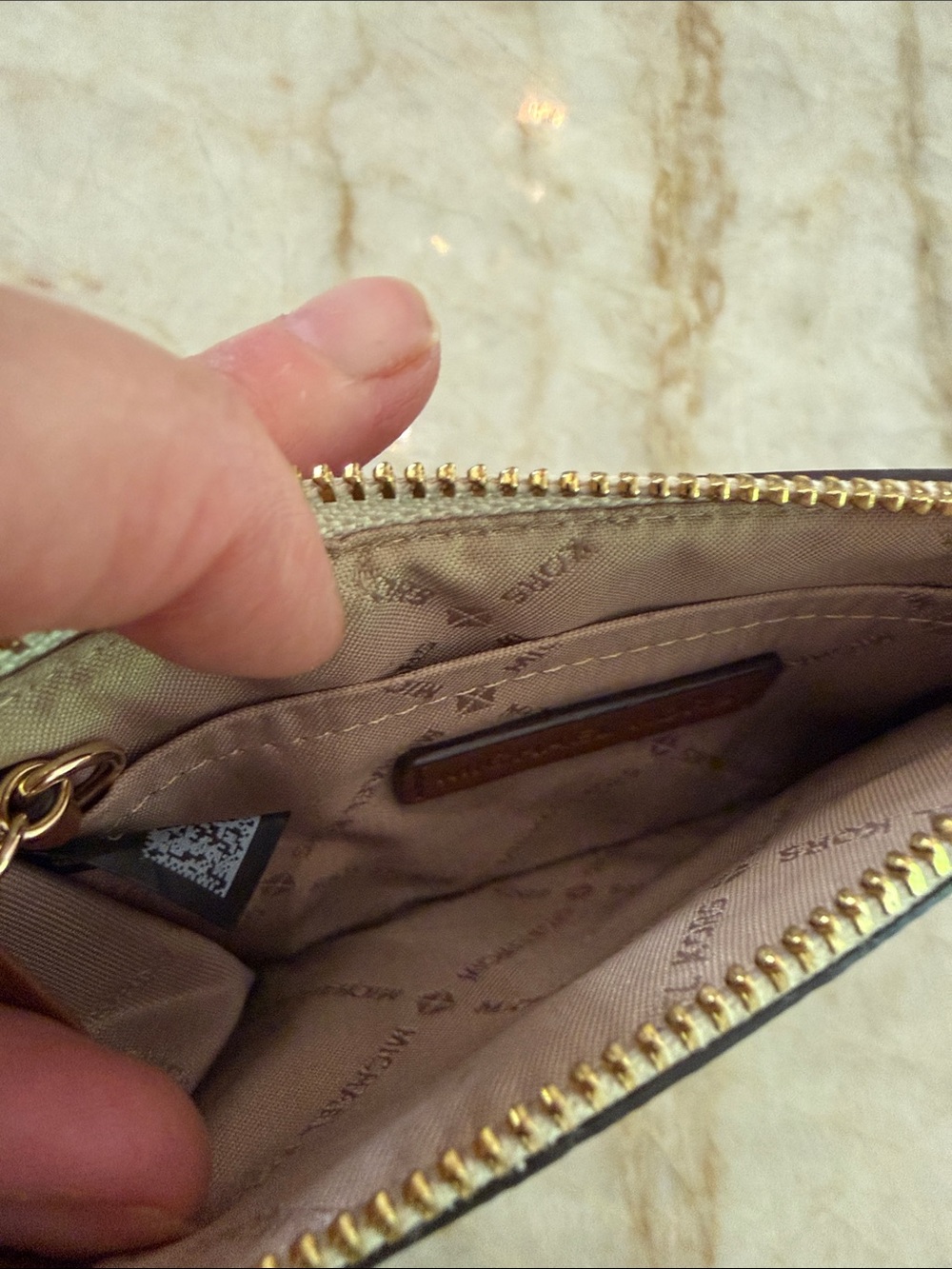 Michael Kors Beige/Gold Signature Card Pouch with Keyring - Picture 4 of 5
